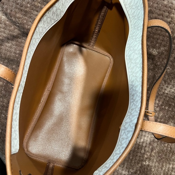 COPY - Michael Kors large drawstring tote bag, with zip closure. New never used… - Picture 7 of 8